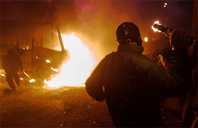 Минувшей ночью в центре украинской столицы кипели страсти. Фото: REUTERS