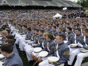 Выпускники военной Академии Вест-Пойнт не приветствовали президента Обаму восторженными овациями