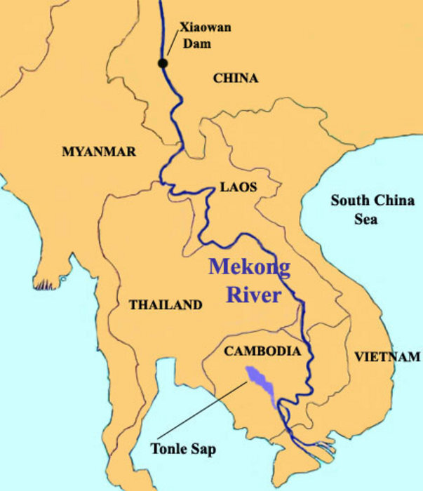 В каком государстве протекает. Река Меконг на карте Евразии. Река Меконг на карте. Бассейн реки Меконг на карте. Исток реки Меконг на карте.