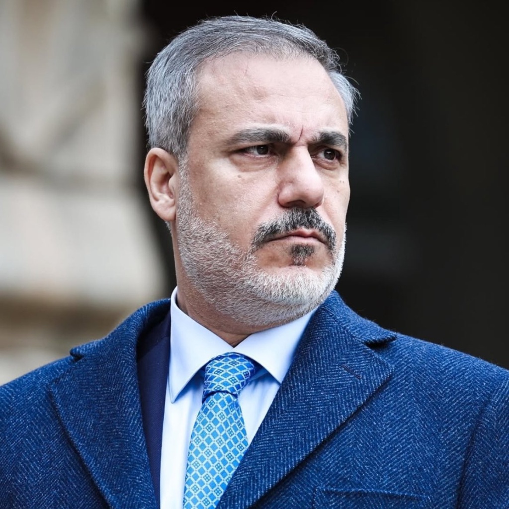 HEcA5GtWsAAC20R.jpg HEcA5GtWsAAC20R.jpg