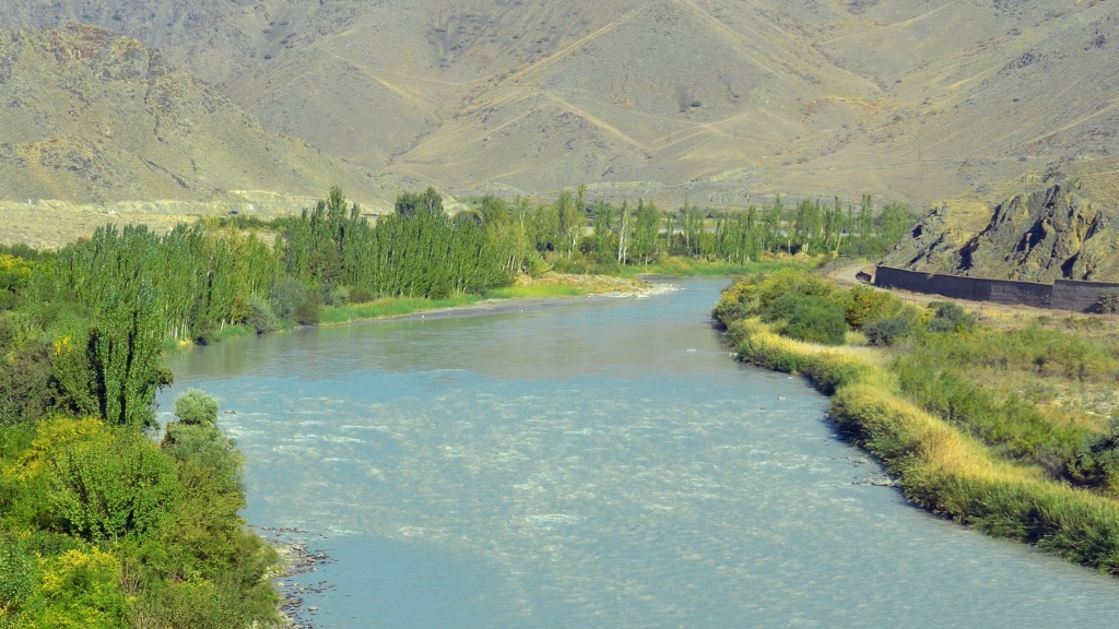 HCaC2psbYAEHV_A.jpg HCaC2psbYAEHV_A.jpg