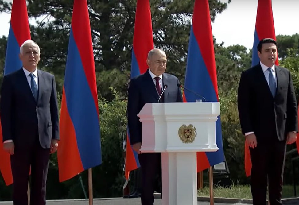 pashinyan3104.jpg